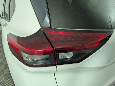 Used 2021 Nissan Rogue S image 11