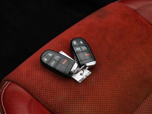 Used 2012 Chrysler 300 SRT8 w/ 19-Premium Speaker Group image 55