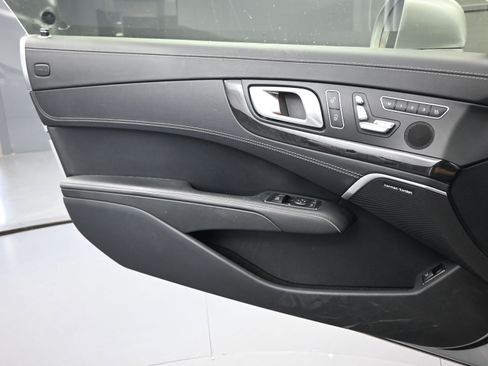 Used 2013 Mercedes-Benz SL 550 image 16