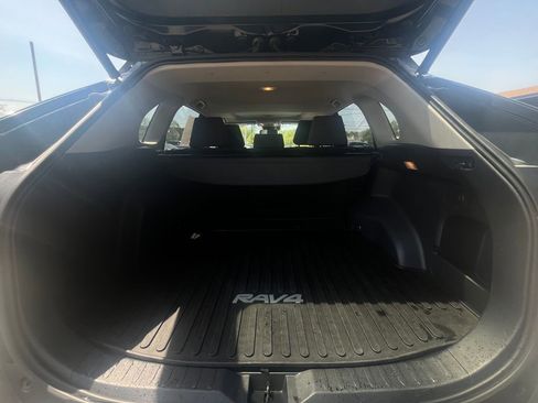 Used 2020 Toyota RAV4 XLE w/ Convenience Package AWD/4WD image 13