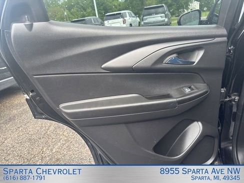 Used 2023 Chevrolet TrailBlazer LT FWD image 23