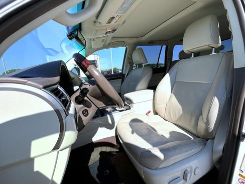 Used 2017 Lexus GX 460 Premium w/ Premium Package AWD/4WD image 10