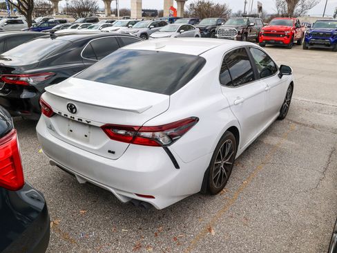 Used 2024 Toyota Camry SE image 8