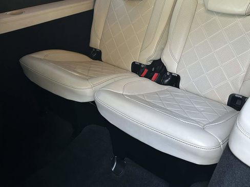 Used 2019 Mercedes-Benz GLS 550 4MATIC image 24