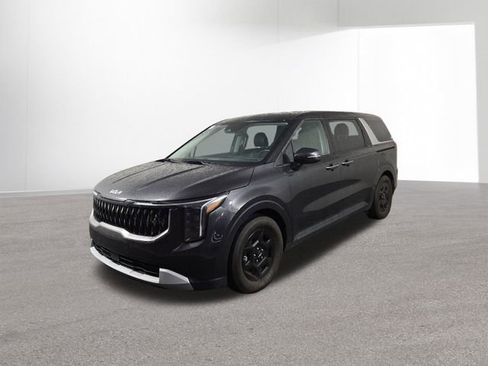 Used 2025 Kia Carnival FWD image 2