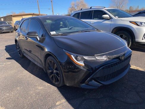 Used 2022 Toyota Corolla SE image 2