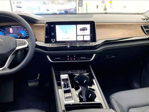 New 2026 Volkswagen Atlas SE image 8