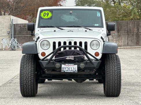 Used 2009 Jeep Wrangler Unlimited Rubicon w/ Dual Top Group image 9