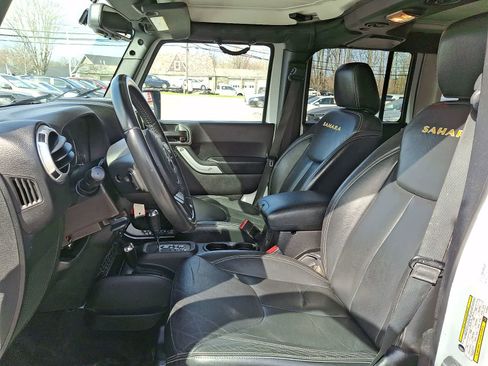 Used 2015 Jeep Wrangler Unlimited Sahara w/ Connectivity Group image 14