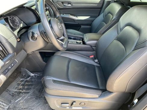 Certified 2025 Nissan Pathfinder SL AWD/4WD image 10