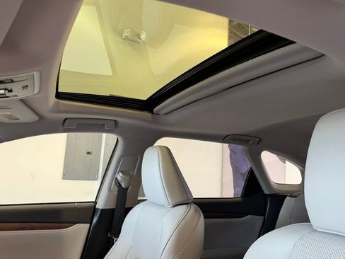 Used 2022 Lexus RX 350L Premium w/ Premium Package image 10