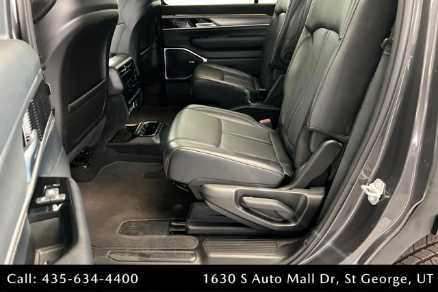 Used 2025 Jeep Wagoneer Series II AWD/4WD image 21