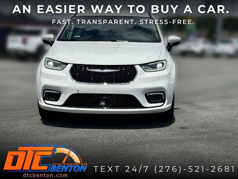 Used 2023 Chrysler Pacifica Touring-L AWD/4WD image 5