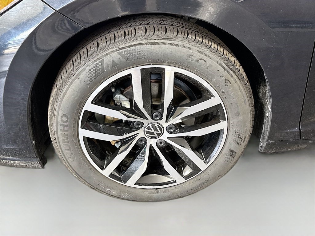 Used 2025 Volkswagen Jetta SE FWD image 37