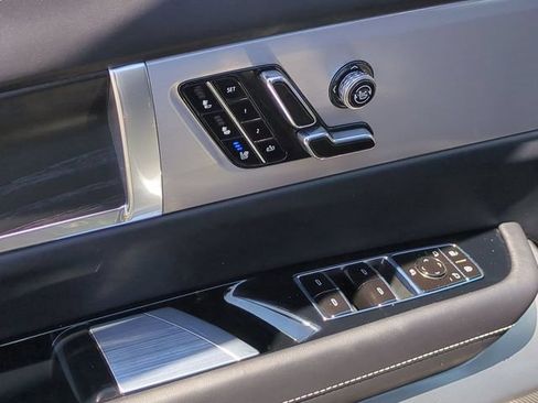 Used 2026 Cadillac Vistiq Platinum w/ LPO, Floor Liner Package AWD/4WD image 23
