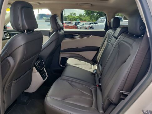 Certified 2020 Lincoln Nautilus Reserve w/ Equipment Group 201A AWD/4WD image 12