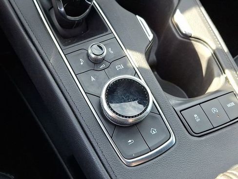 Certified 2025 Cadillac XT4 Premium Luxury image 17