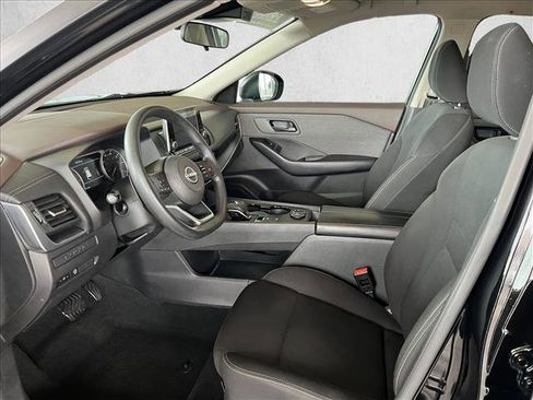 Used 2023 Nissan Rogue S image 9