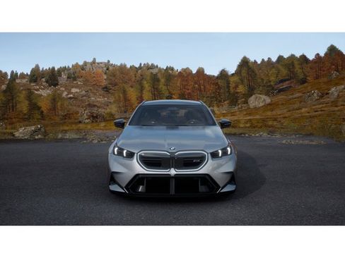 New 2026 BMW M5 Touring image 3