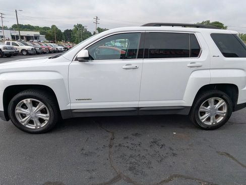 Used 2017 GMC Terrain SLE w/ Convenience Package FWD image 4