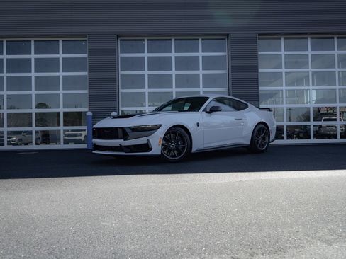 Used 2025 Ford Mustang Dark Horse RWD image 4