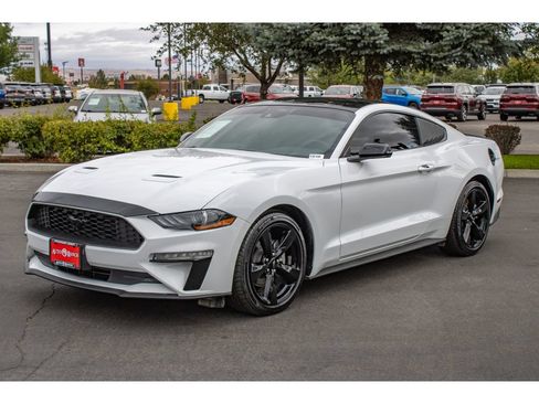 Used 2022 Ford Mustang Premium w/ Black Accent Package RWD image 4