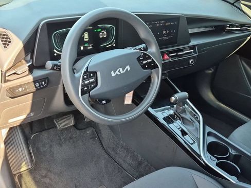 Used 2025 Kia Niro LX FWD image 15