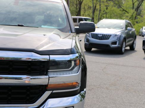 Used 2018 Chevrolet Silverado 1500 LT w/ All Star Edition image 13