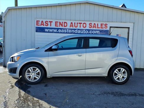 Used 2012 Chevrolet Sonic LT image 2