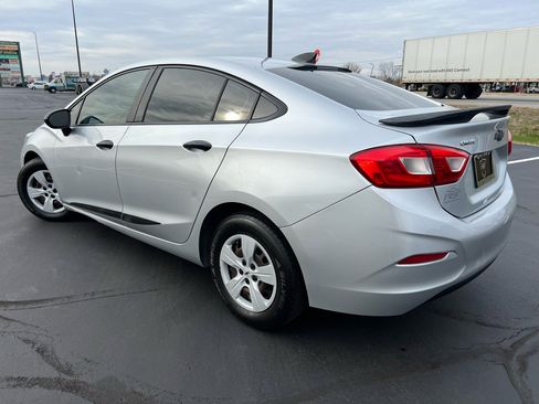 Used 2018 Chevrolet Cruze LS image 53