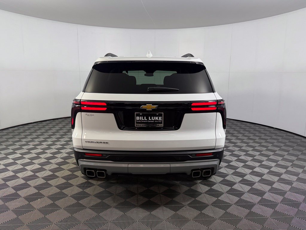 Used 2025 Chevrolet Traverse LT w/ Driver Confidence Package FWD image 12