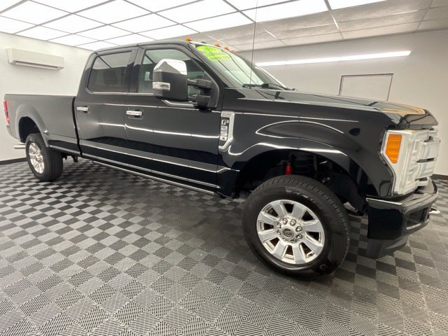 Used 2017 Ford F250 Platinum w/ Platinum Ultimate Package AWD/4WD image 3