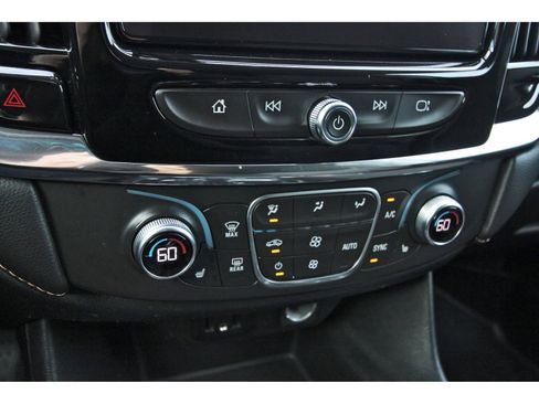 Used 2018 Chevrolet Traverse LT FWD image 26