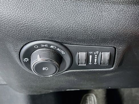 Used 2022 Jeep Compass Limited w/ Sun and Sound Group AWD/4WD image 10