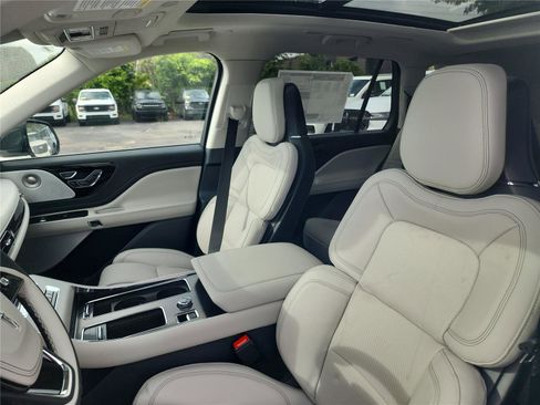 New 2026 Lincoln Aviator Reserve RWD image 14