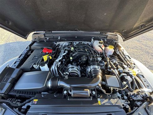 Used 2025 Jeep Gladiator Willys image 12