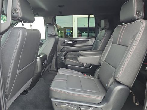 Certified 2025 Chevrolet Suburban RST w/ Comfort Package image 15