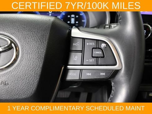 Used 2023 Toyota Highlander Limited FWD image 24