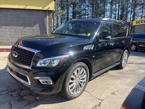 Used 2017 INFINITI QX80 2WD w/ Driver Assistance Package image 2