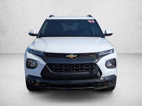 Used 2023 Chevrolet TrailBlazer ACTIV w/ Convenience Package FWD image 2