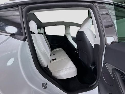 Used 2023 Tesla Model Y Long Range AWD/4WD image 26