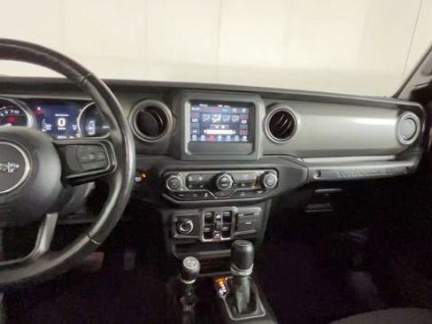 Used 2023 Jeep Wrangler Unlimited w/ Cold Weather Group AWD/4WD image 19