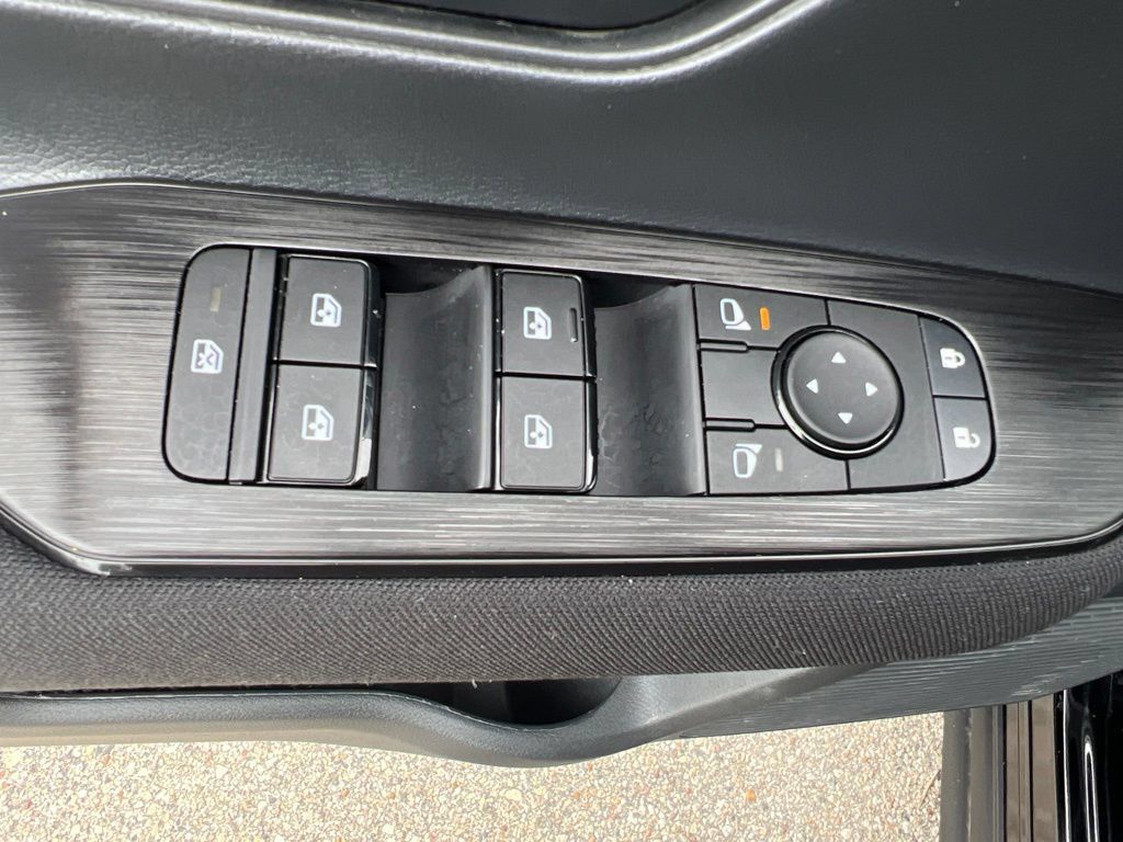 Certified 2025 Nissan Kicks S AWD/4WD image 46