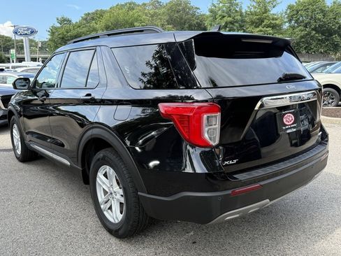 Certified 2022 Ford Explorer XLT w/ Equipment Group 202A image 10