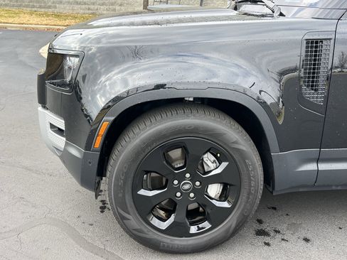 Used 2025 Land Rover Defender 110 S image 13