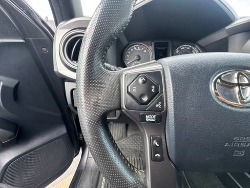 Used 2019 Toyota Tacoma TRD Sport w/ Technology Package RWD image 19