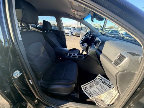 Used 2021 Kia Sportage LX image 14