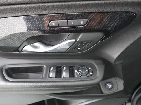 Used 2024 GMC Terrain AT4 image 9