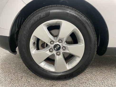 Used 2019 Kia Soul image 23