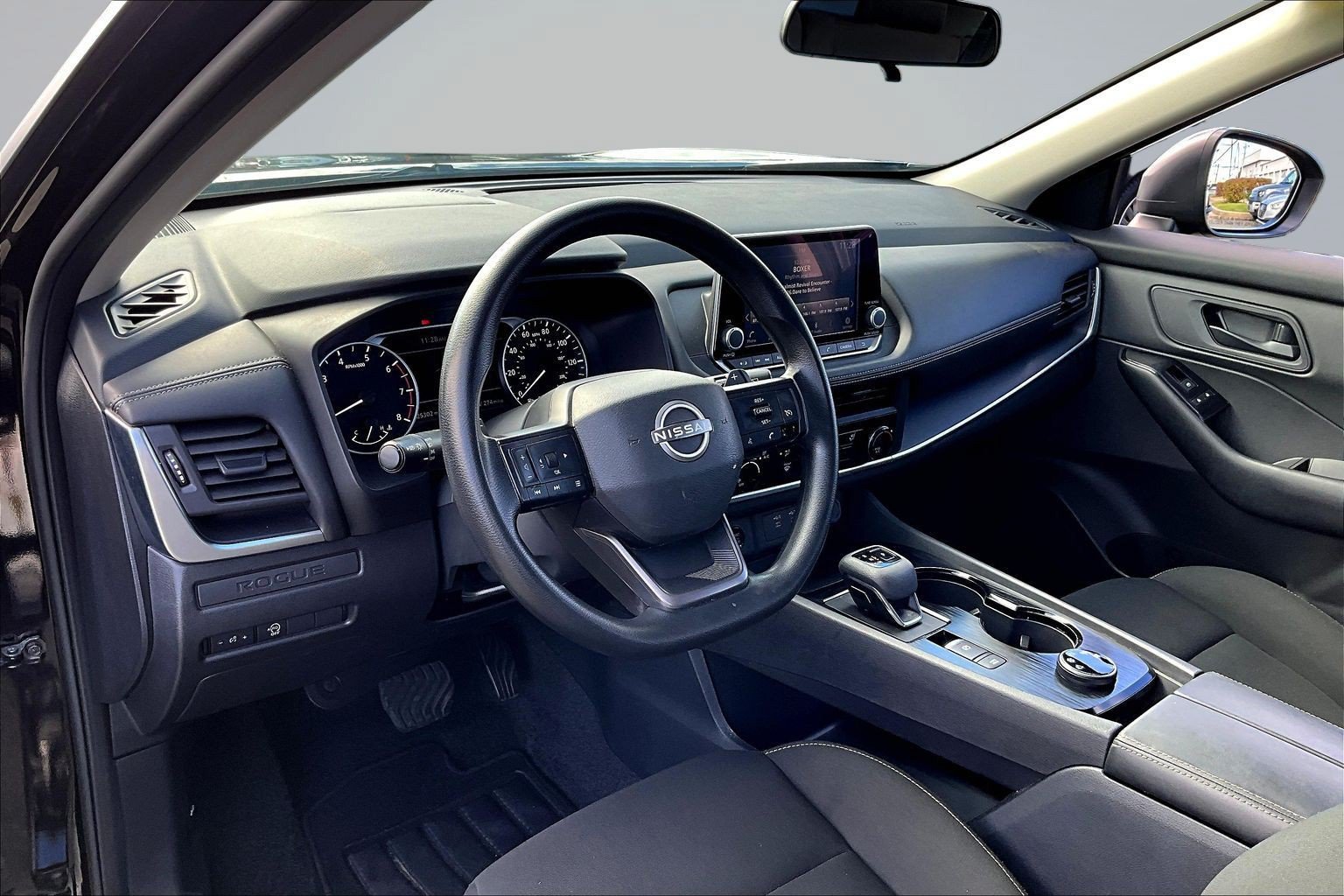 Used 2025 Nissan Rogue S AWD/4WD image 14